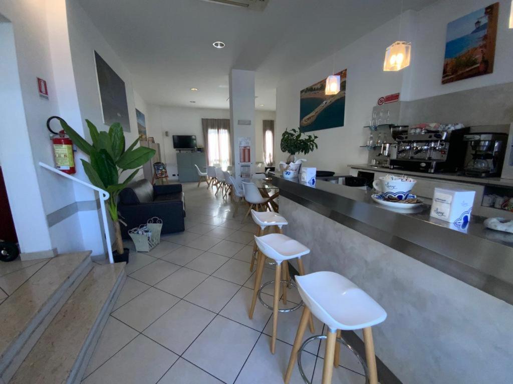 Hotel Ristorante La Marina Mhotelsgroup 圣巴特罗摩艾美尔 外观 照片