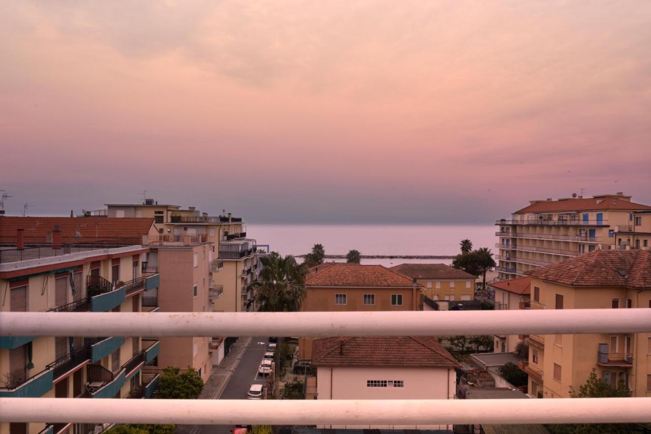 Hotel Ristorante La Marina Mhotelsgroup 圣巴特罗摩艾美尔 外观 照片