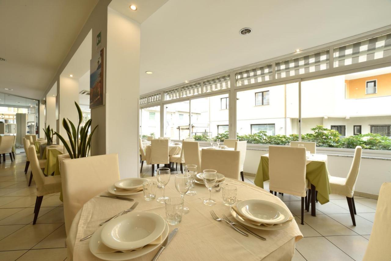 Hotel Ristorante La Marina Mhotelsgroup 圣巴特罗摩艾美尔 外观 照片