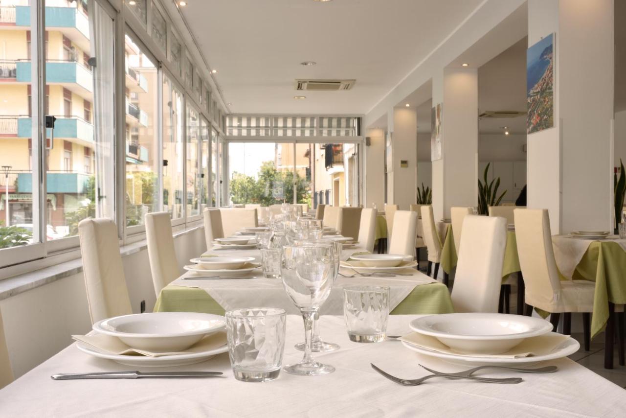 Hotel Ristorante La Marina Mhotelsgroup 圣巴特罗摩艾美尔 外观 照片