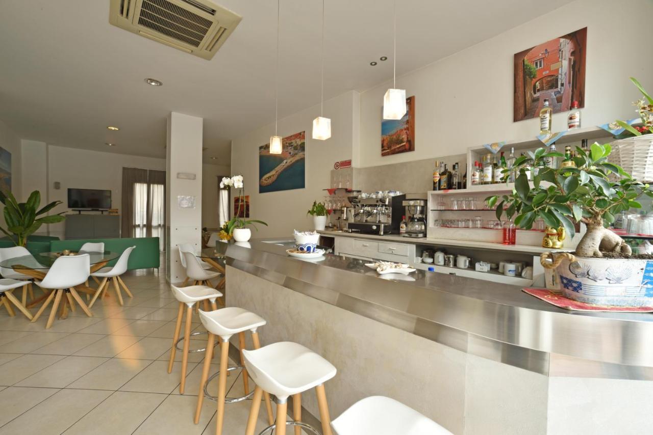 Hotel Ristorante La Marina Mhotelsgroup 圣巴特罗摩艾美尔 外观 照片