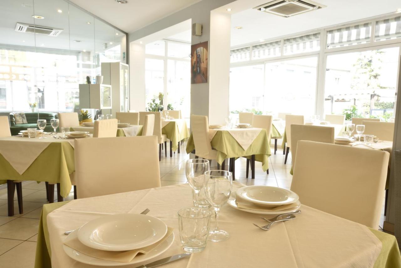 Hotel Ristorante La Marina Mhotelsgroup 圣巴特罗摩艾美尔 外观 照片