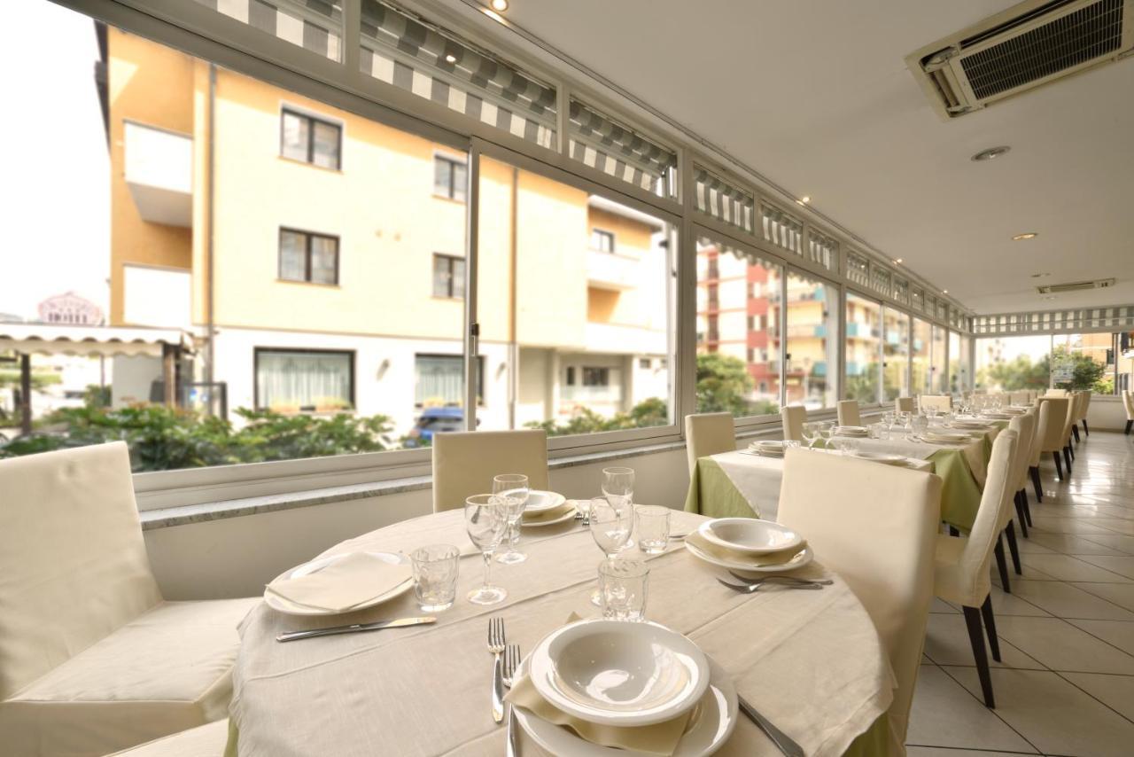 Hotel Ristorante La Marina Mhotelsgroup 圣巴特罗摩艾美尔 外观 照片