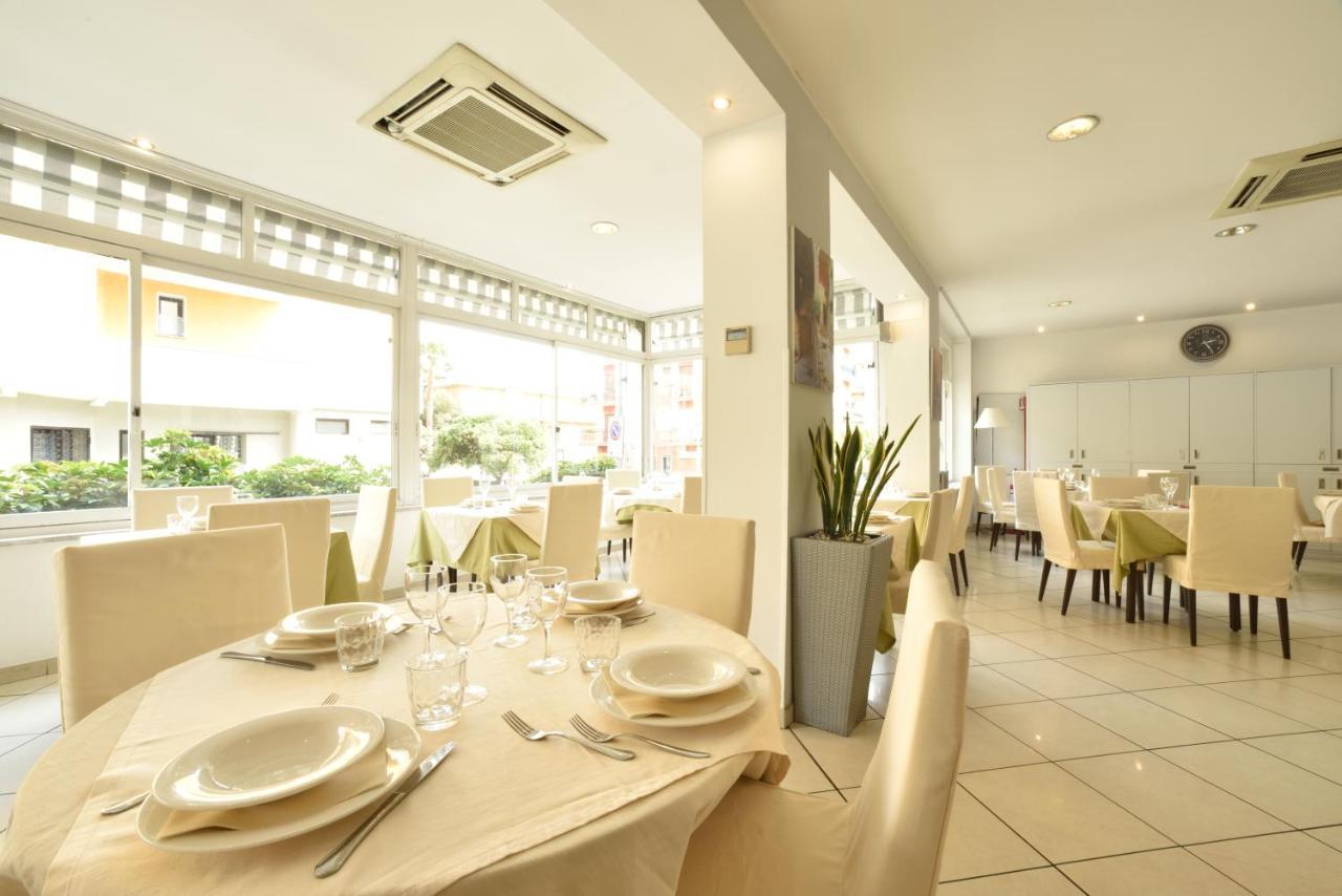 Hotel Ristorante La Marina Mhotelsgroup 圣巴特罗摩艾美尔 外观 照片