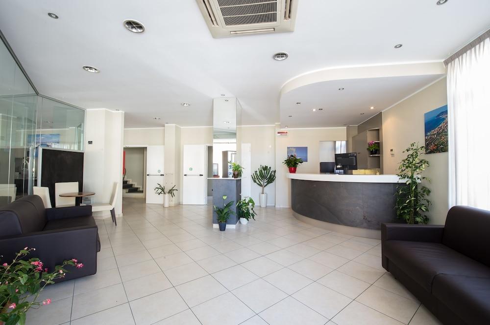 Hotel Ristorante La Marina Mhotelsgroup 圣巴特罗摩艾美尔 外观 照片