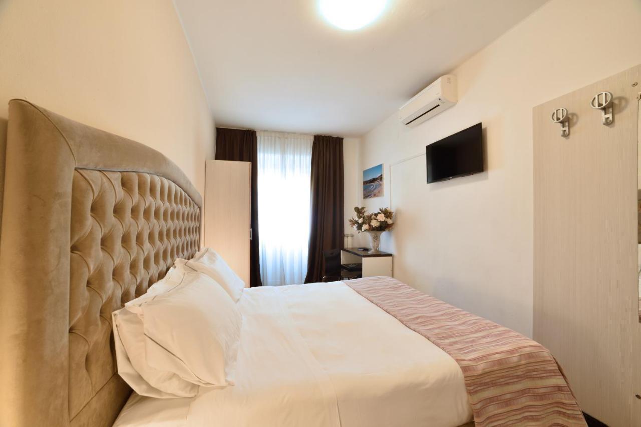 Hotel Ristorante La Marina Mhotelsgroup 圣巴特罗摩艾美尔 外观 照片