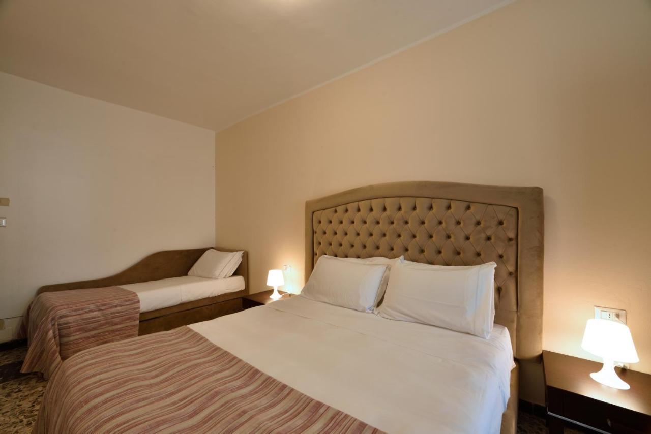 Hotel Ristorante La Marina Mhotelsgroup 圣巴特罗摩艾美尔 外观 照片