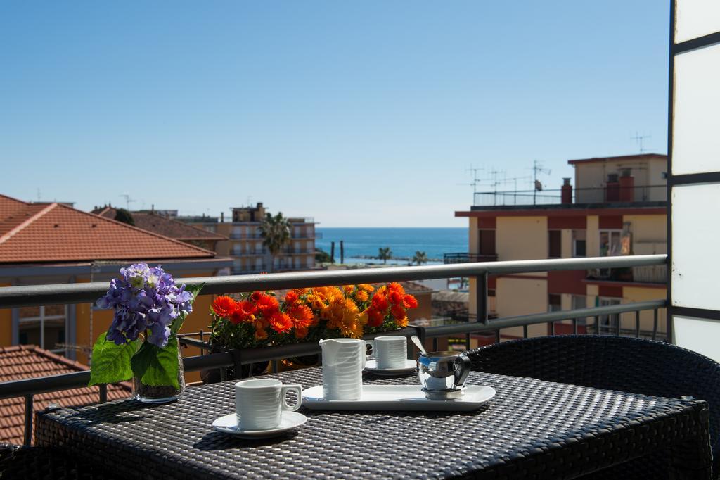 Hotel Ristorante La Marina Mhotelsgroup 圣巴特罗摩艾美尔 外观 照片