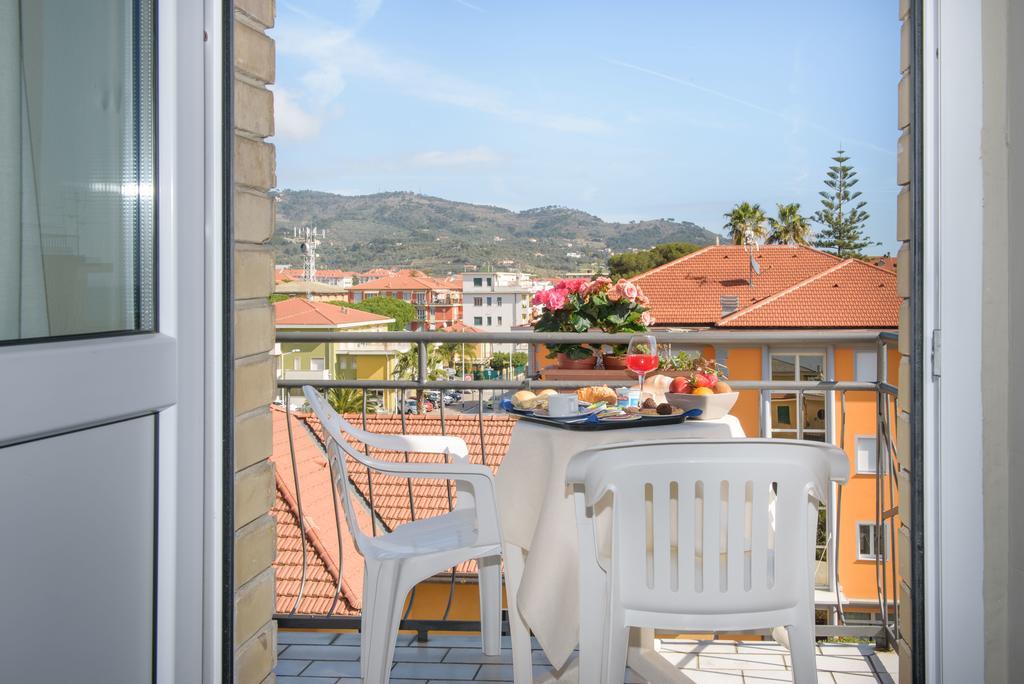 Hotel Ristorante La Marina Mhotelsgroup 圣巴特罗摩艾美尔 外观 照片