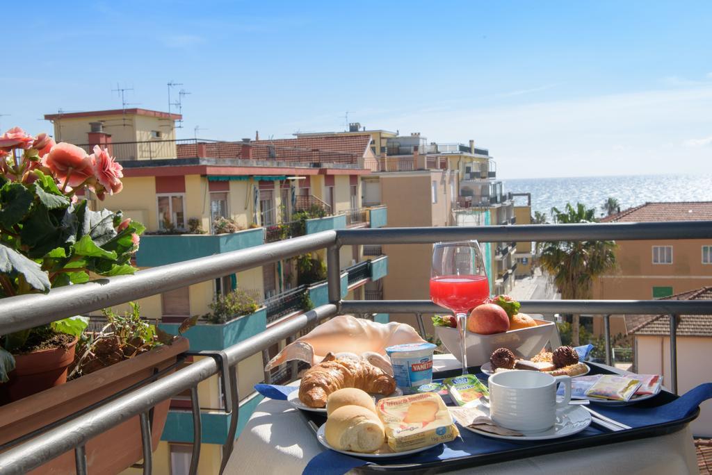 Hotel Ristorante La Marina Mhotelsgroup 圣巴特罗摩艾美尔 外观 照片