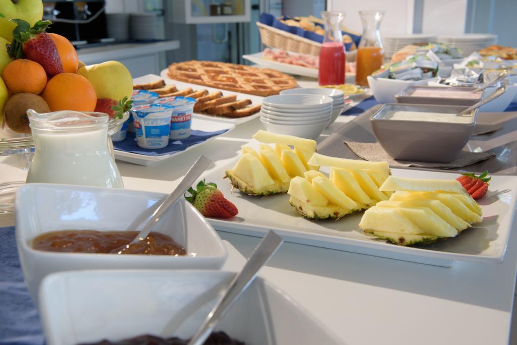 Hotel Ristorante La Marina Mhotelsgroup 圣巴特罗摩艾美尔 外观 照片