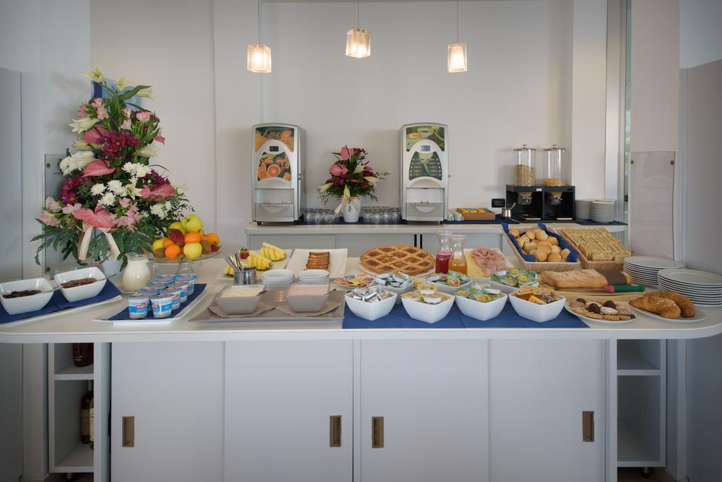Hotel Ristorante La Marina Mhotelsgroup 圣巴特罗摩艾美尔 外观 照片