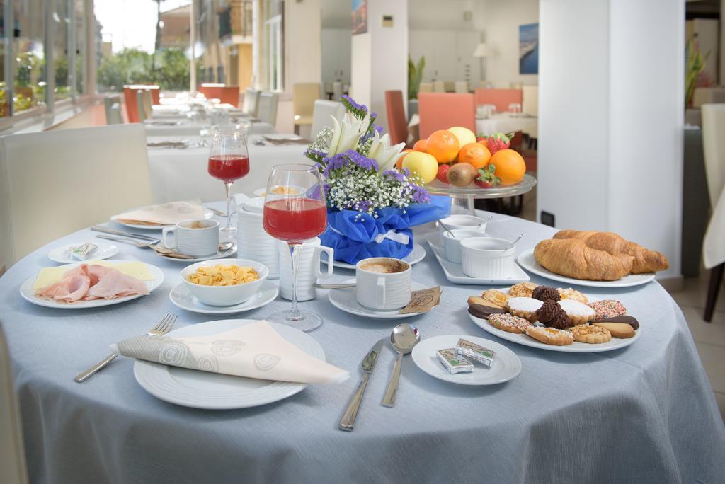 Hotel Ristorante La Marina Mhotelsgroup 圣巴特罗摩艾美尔 外观 照片