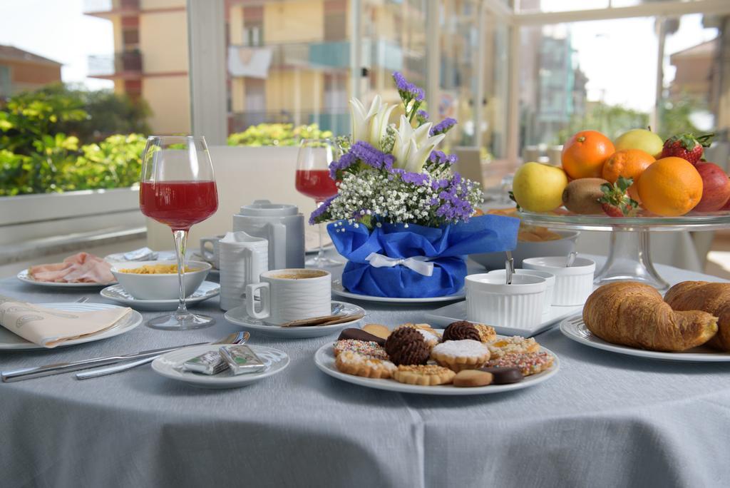 Hotel Ristorante La Marina Mhotelsgroup 圣巴特罗摩艾美尔 外观 照片